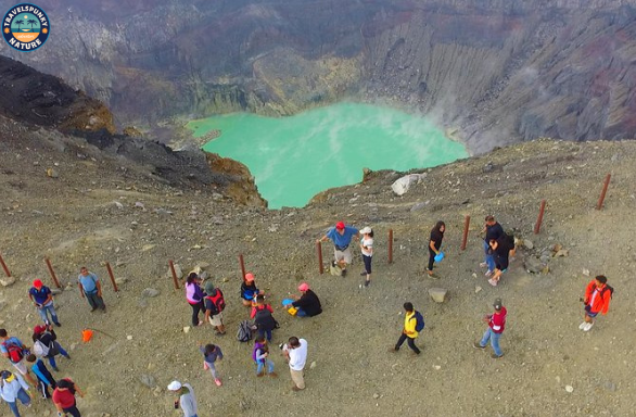 people at santa ana volcano
